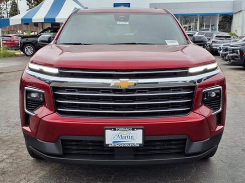New 2025 Chevrolet Traverse LT w/ Enhanced Driving Package image 2
