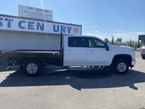 Used 2024 Chevrolet Silverado 2500 LT w/ Convenience Package image 14