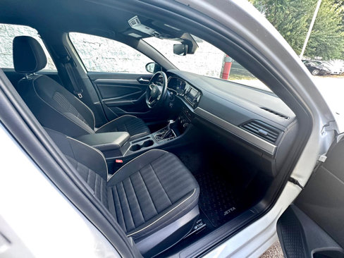 Used 2024 Volkswagen Jetta Sport image 17