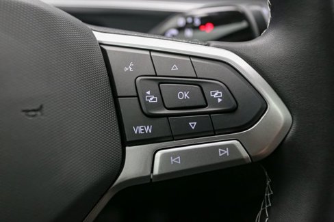 New 2025 Volkswagen Tiguan SE image 24