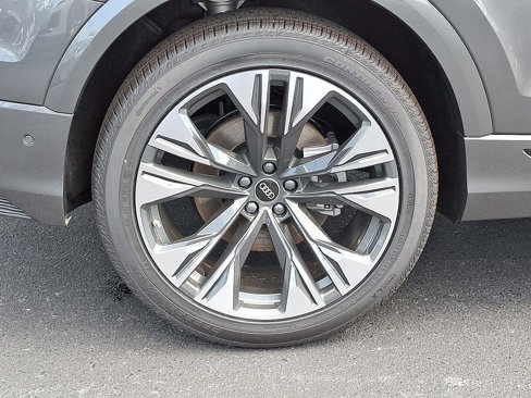 New 2025 Audi Q8 Prestige image 7