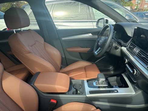 Certified 2025 Audi Q5 2.0T Premium image 13