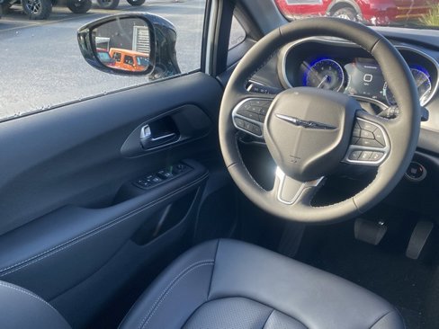 New 2026 Chrysler Voyager LX image 33