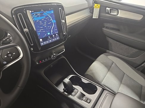 New 2026 Volvo XC40 B5 Core w/ Climate Package image 13