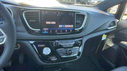 New 2026 Chrysler Pacifica Select image 29