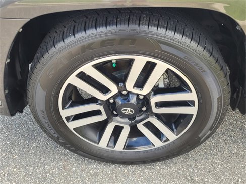 Used 2021 Toyota 4Runner Limited image 18