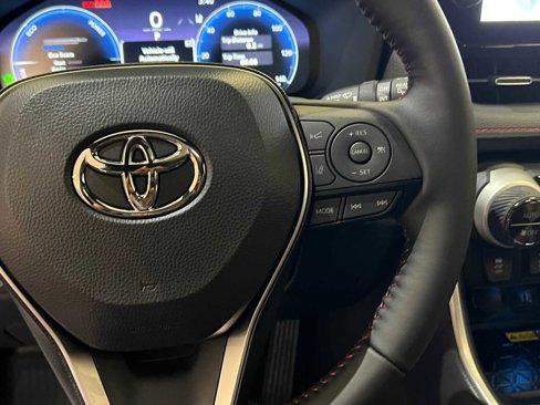 Certified 2025 Toyota RAV4 XSE image 21