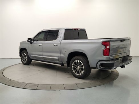 Used 2025 Chevrolet Silverado 1500 High Country w/ Technology Package image 5