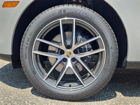 New 2026 Porsche Macan image 8