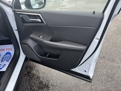 New 2025 Mitsubishi Outlander AWD image 28