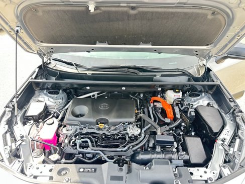 Used 2025 Toyota RAV4 LE image 32