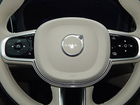 New 2026 Volvo XC60 T8 Ultra w/ Protection Package Premier image 22