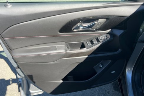 Used 2023 Chevrolet Traverse RS image 15