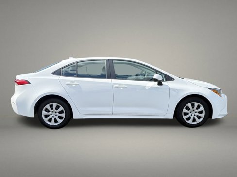 Used 2024 Toyota Corolla LE image 6