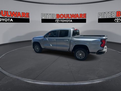 Used 2024 Chevrolet Colorado LT w/ LT Convenience Package image 11