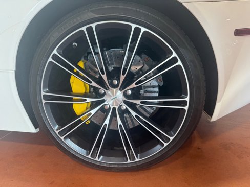 Used 2015 Aston Martin DB9 Coupe image 12