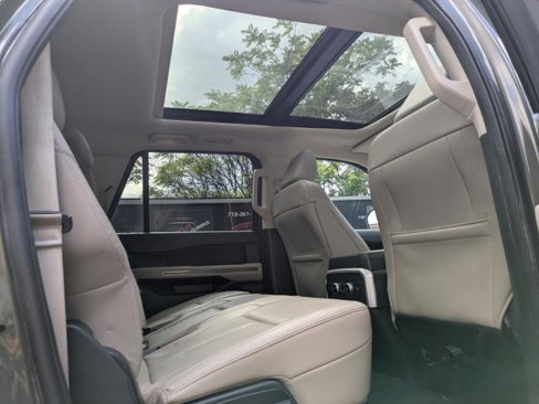 Used 2024 Ford Expedition Max XLT image 12