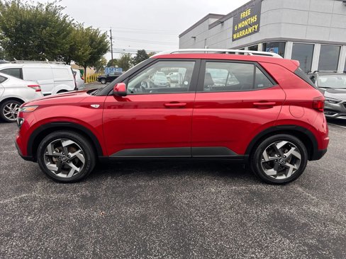 Used 2023 Hyundai Venue SEL image 9