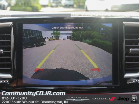 New 2025 Chrysler Voyager LX image 15