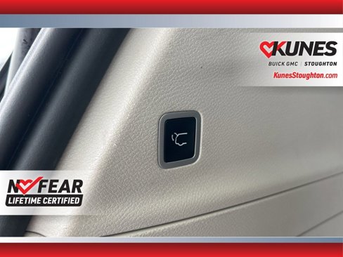 Used 2023 Chrysler Voyager LX image 44