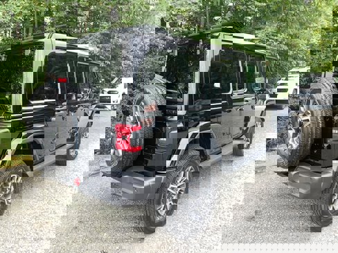 Used 2025 Jeep Wrangler Unlimited Sahara image 26