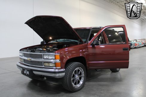 Used 1998 Chevrolet Tahoe 4WD 2-Door w/ Preferred Equipment Group 2 image 6