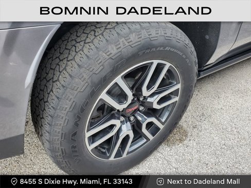 Used 2021 GMC Yukon XL AT4 w/ AT4 Premium Package image 5