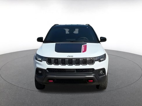 Used 2025 Jeep Compass Trailhawk image 4