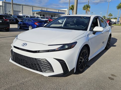 Used 2025 Toyota Camry SE image 10