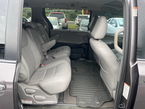 Used 2015 Toyota Sienna XLE Premium image 13