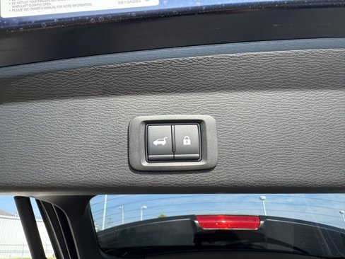 New 2025 Mitsubishi Outlander SE image 34