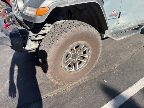 Certified 2024 Jeep Wrangler Unlimited Rubicon w/ XTREMEE 35" Tire Package image 11