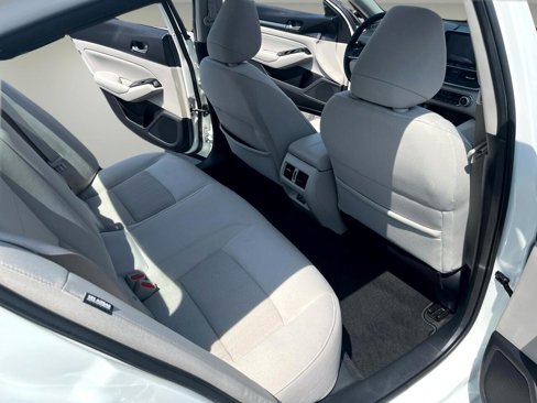 Used 2020 Nissan Altima 2.5 SV image 19