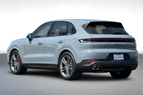 New 2026 Porsche Cayenne S image 3