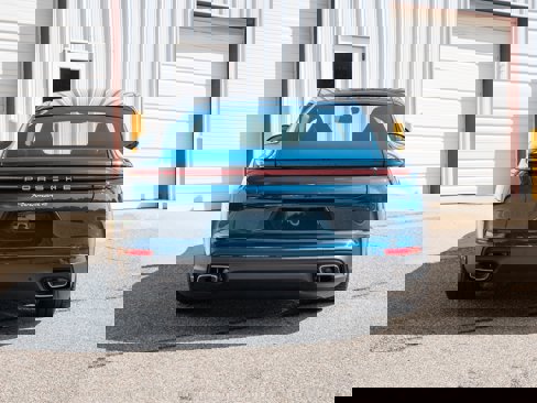 New 2025 Porsche Panamera 4 image 6