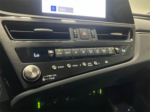 Certified 2025 Lexus ES 300h w/ Premium Package image 20