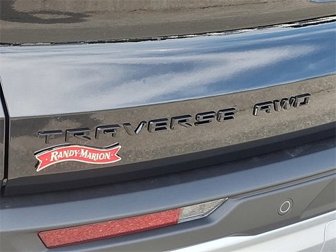 Used 2026 Chevrolet Traverse Z71 image 11