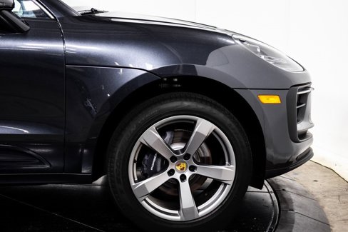 Used 2024 Porsche Macan image 11
