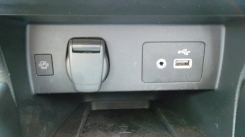 Used 2025 Nissan Versa SV image 15