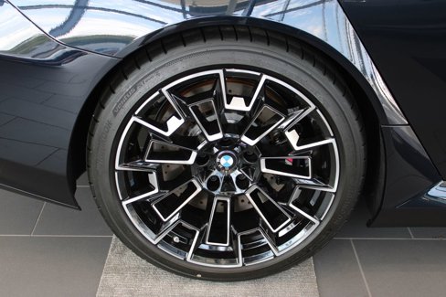 New 2026 BMW M5 w/ Carbon Package image 40