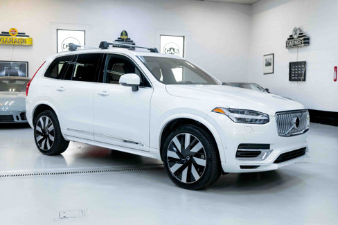 Used 2023 Volvo XC90 T8 Ultimate w/ Lounge Package image 5