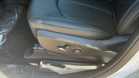 New 2026 Chrysler Voyager LX image 18