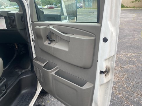 Used 2020 Chevrolet Express 3500 Extended w/ Power Convenience Package image 18