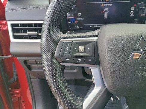 Used 2023 Mitsubishi Outlander SEL image 25