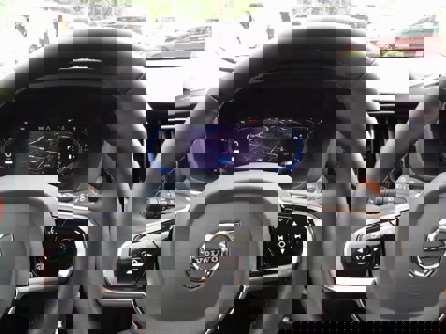 Certified 2024 Volvo XC60 B5 Plus image 14