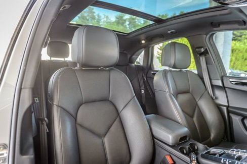 Used 2021 Porsche Macan image 34