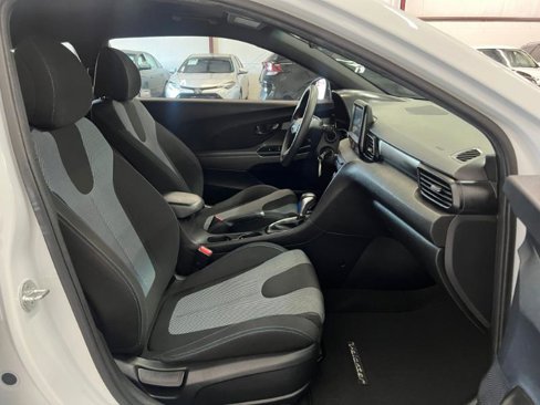 Used 2019 Hyundai Veloster 2.0 image 24