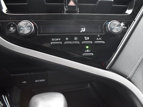 Used 2024 Toyota Camry SE image 15