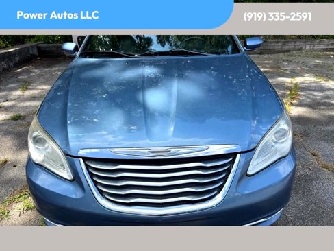 Used 2011 Chrysler 200 Touring image 1