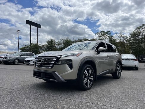 Used 2024 Nissan Rogue SL w/ SL Premium Package image 3